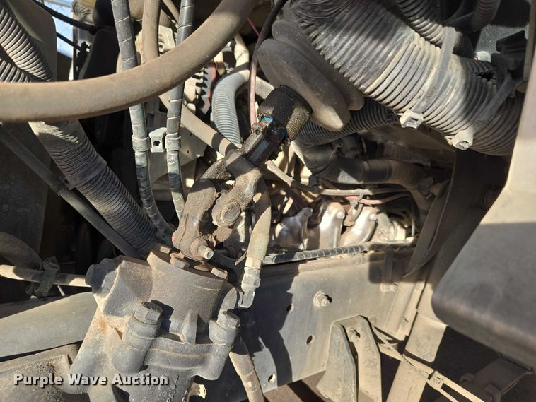 image for item ET5270 2014 Freightliner MT45 delivery truck