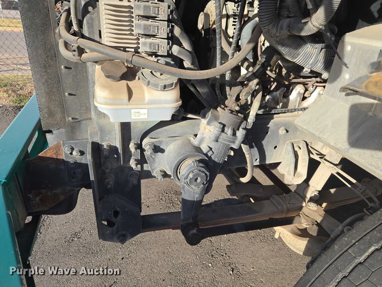 image for item ET5270 2014 Freightliner MT45 delivery truck