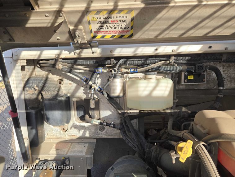 image for item ET5270 2014 Freightliner MT45 delivery truck