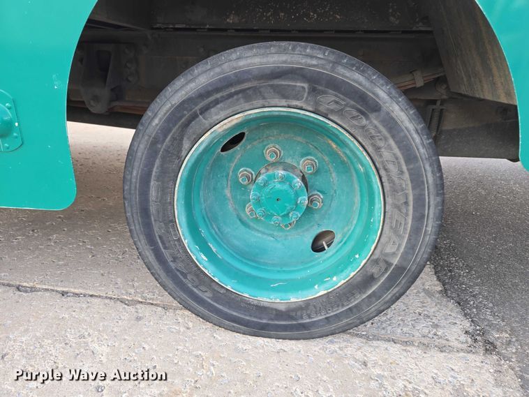 image for item ET5270 2014 Freightliner MT45 delivery truck