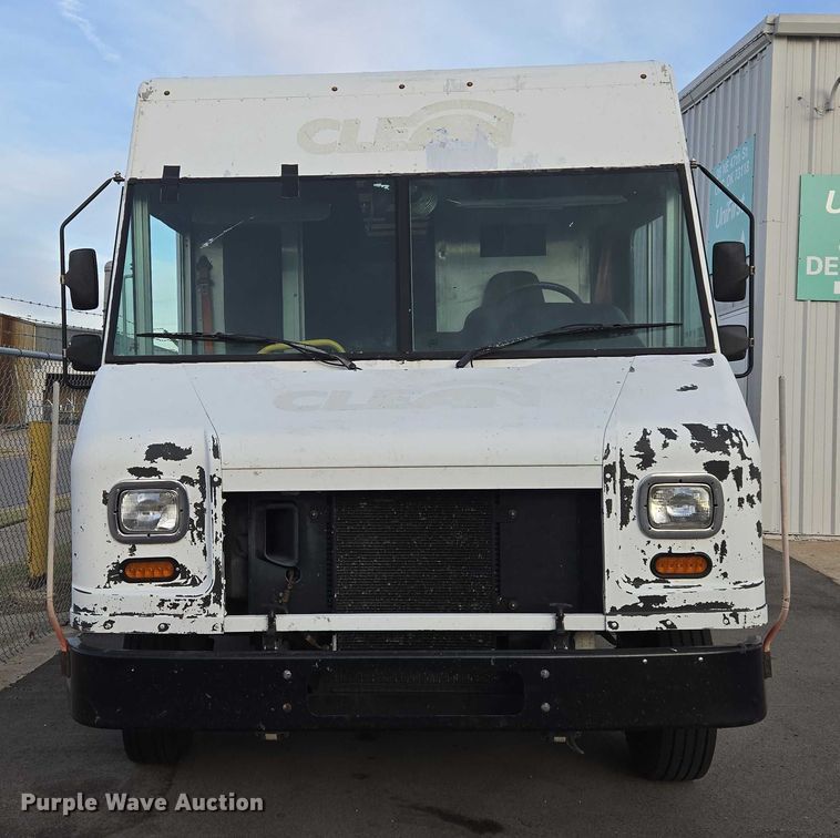 image for item ET5271 2017 Freightliner MT45  delivery truck