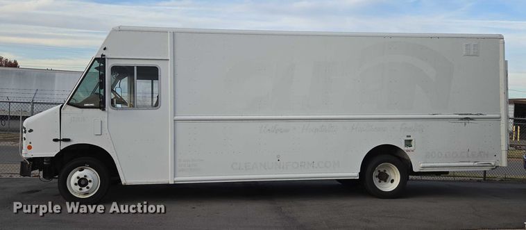 image for item ET5271 2017 Freightliner MT45  delivery truck