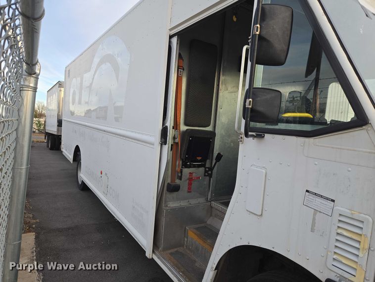 image for item ET5271 2017 Freightliner MT45  delivery truck