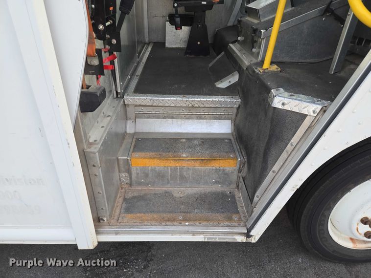 image for item ET5271 2017 Freightliner MT45  delivery truck