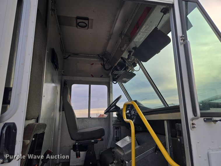 image for item ET5271 2017 Freightliner MT45  delivery truck