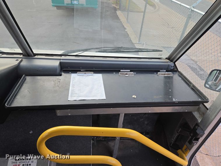 image for item ET5271 2017 Freightliner MT45  delivery truck