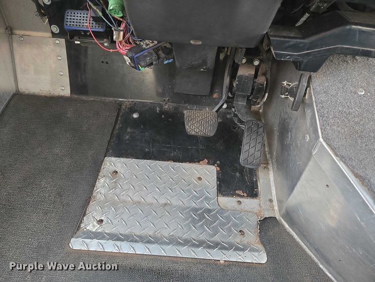 image for item ET5271 2017 Freightliner MT45  delivery truck