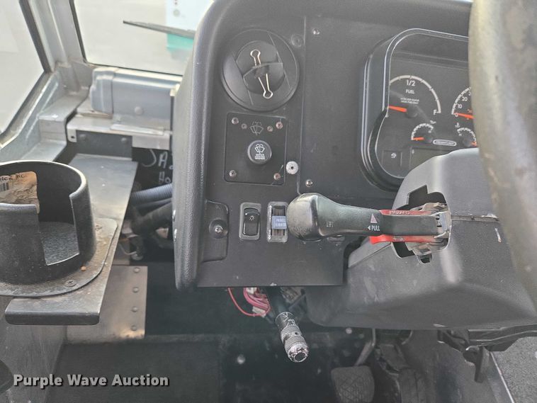 image for item ET5271 2017 Freightliner MT45  delivery truck