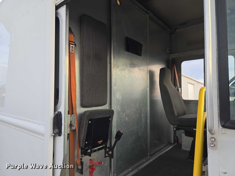 image for item ET5271 2017 Freightliner MT45  delivery truck