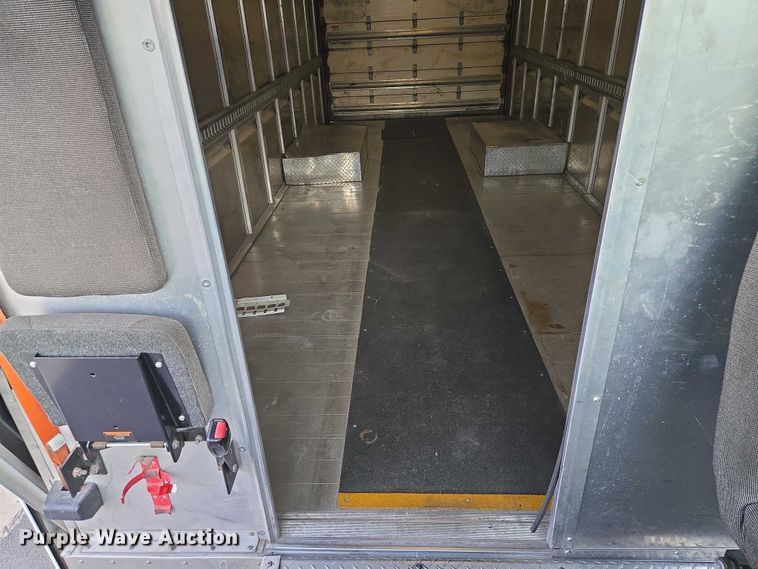 image for item ET5271 2017 Freightliner MT45  delivery truck