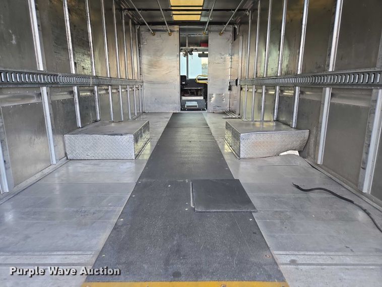 image for item ET5271 2017 Freightliner MT45  delivery truck