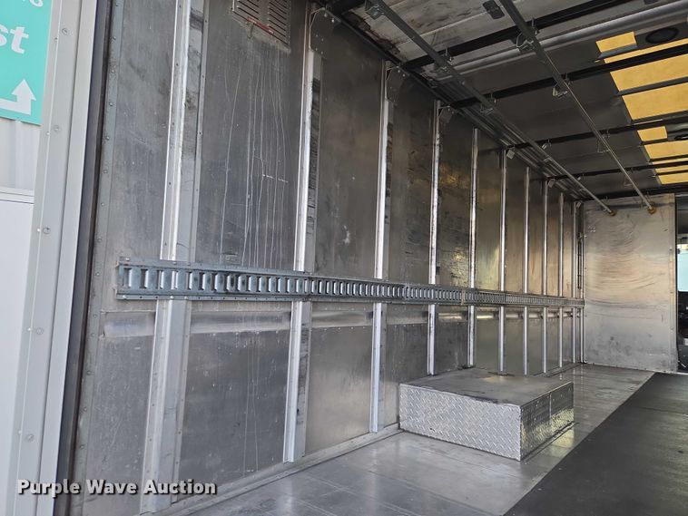 image for item ET5271 2017 Freightliner MT45  delivery truck