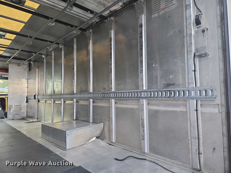 image for item ET5271 2017 Freightliner MT45  delivery truck