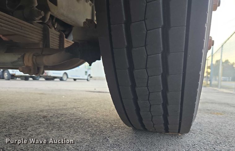 image for item ET5271 2017 Freightliner MT45  delivery truck