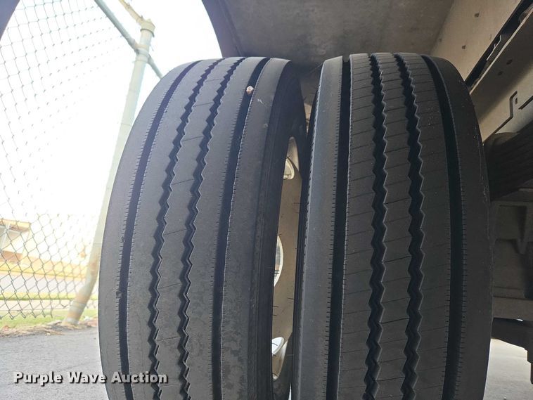 image for item ET5271 2017 Freightliner MT45  delivery truck