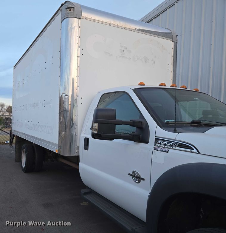 image for item ET5272 2013 Ford F550 Super Duty box truck