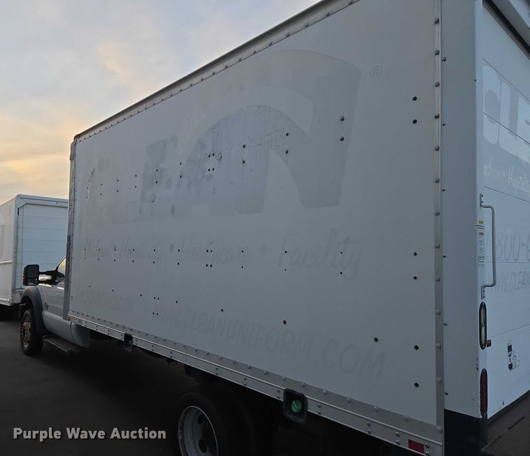 image for item ET5272 2013 Ford F550 Super Duty box truck
