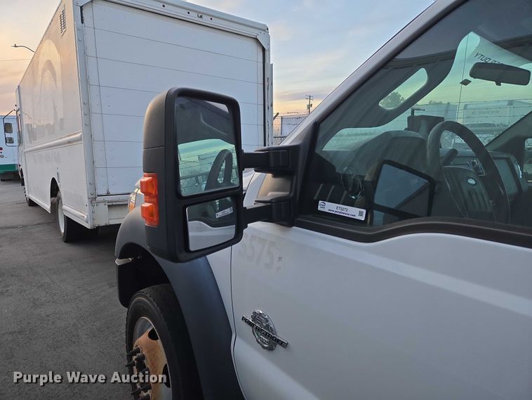 image for item ET5272 2013 Ford F550 Super Duty box truck