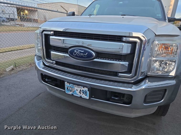 image for item ET5272 2013 Ford F550 Super Duty box truck