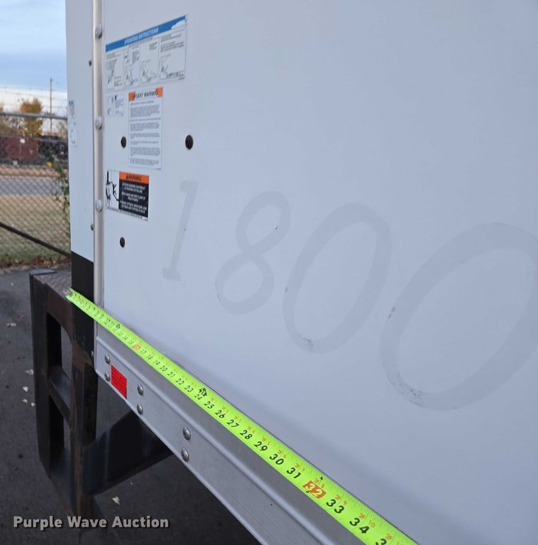 image for item ET5272 2013 Ford F550 Super Duty box truck