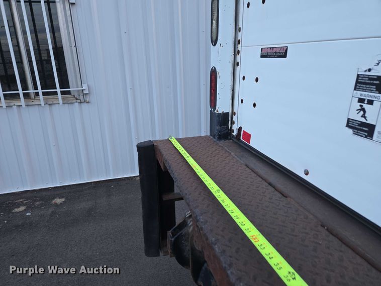 image for item ET5272 2013 Ford F550 Super Duty box truck