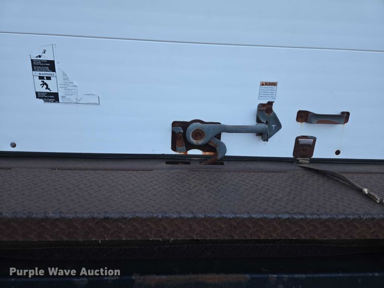 image for item ET5272 2013 Ford F550 Super Duty box truck