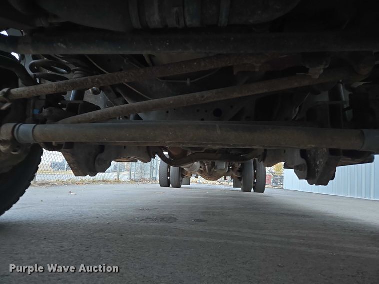 image for item ET5272 2013 Ford F550 Super Duty box truck