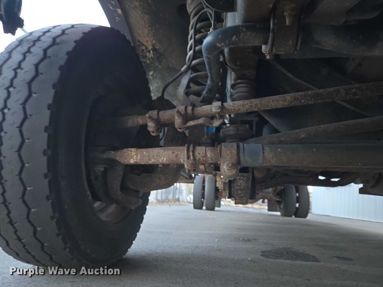 image for item ET5272 2013 Ford F550 Super Duty box truck