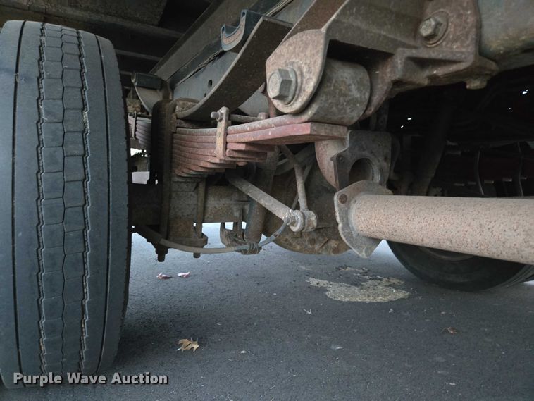 image for item ET5272 2013 Ford F550 Super Duty box truck