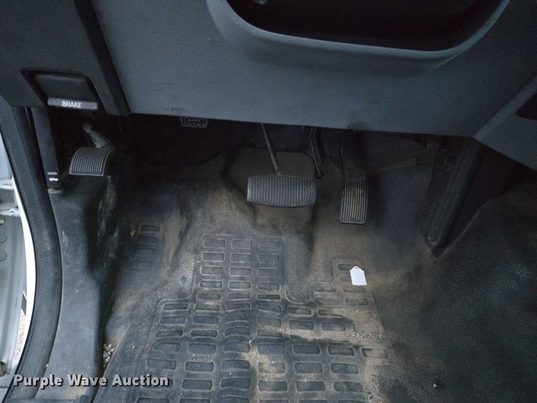 image for item ET5272 2013 Ford F550 Super Duty box truck