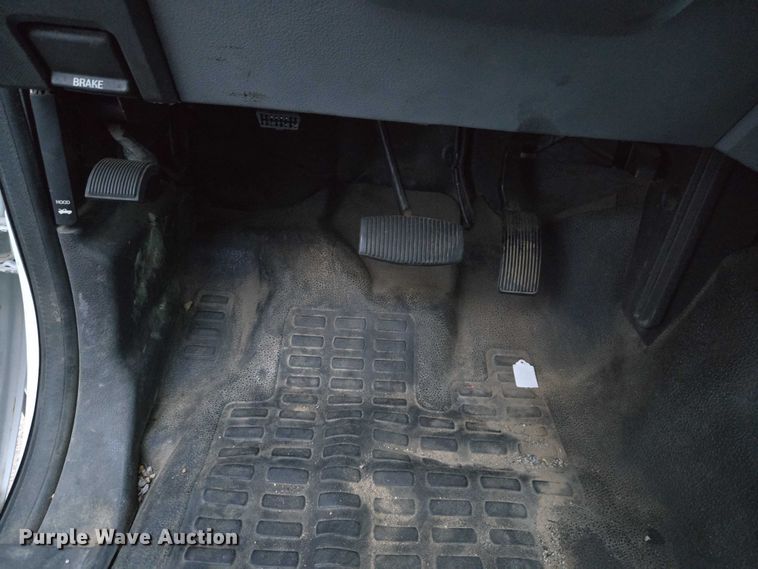 image for item ET5272 2013 Ford F550 Super Duty box truck