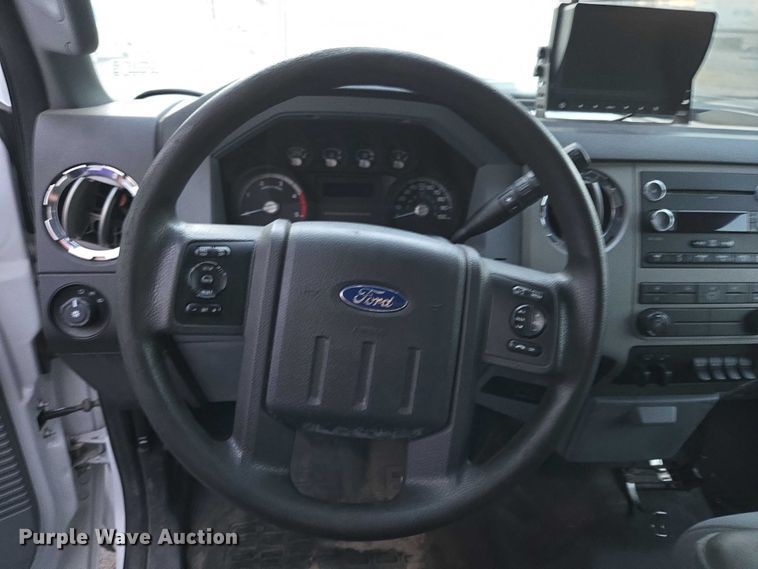 image for item ET5272 2013 Ford F550 Super Duty box truck