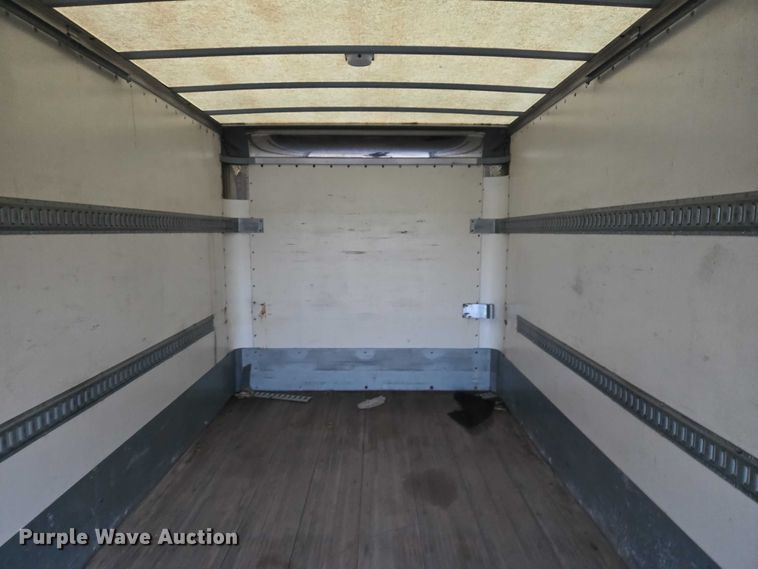 image for item ET5272 2013 Ford F550 Super Duty box truck