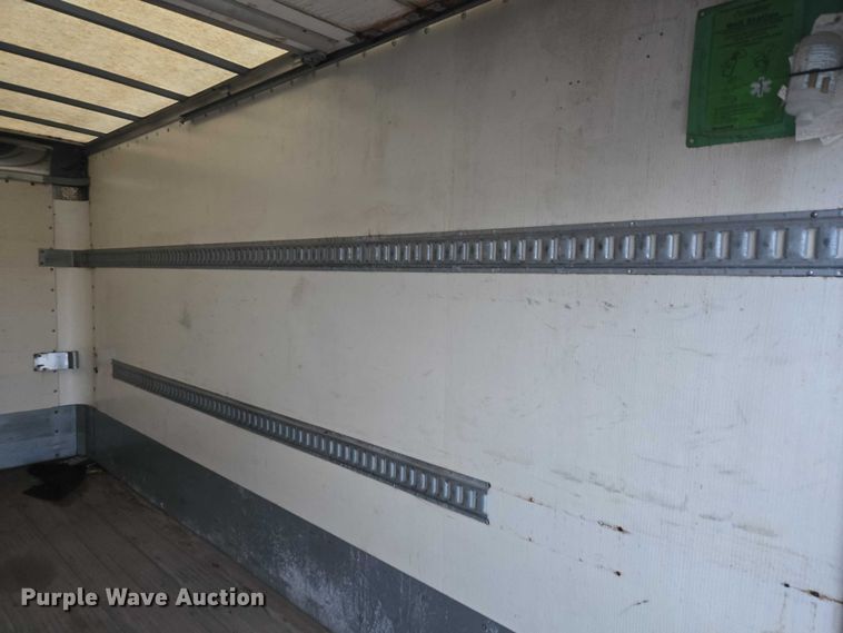 image for item ET5272 2013 Ford F550 Super Duty box truck