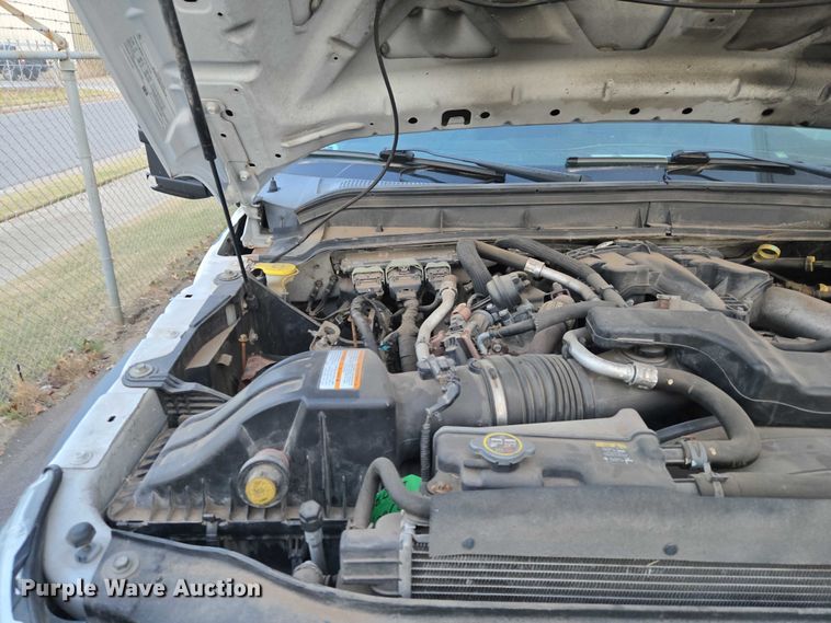 image for item ET5272 2013 Ford F550 Super Duty box truck