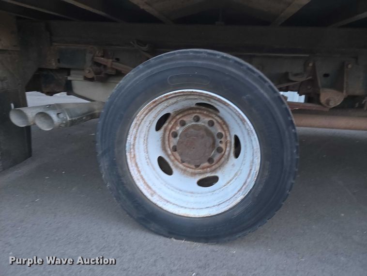 image for item ET5272 2013 Ford F550 Super Duty box truck