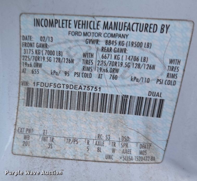 image for item ET5272 2013 Ford F550 Super Duty box truck