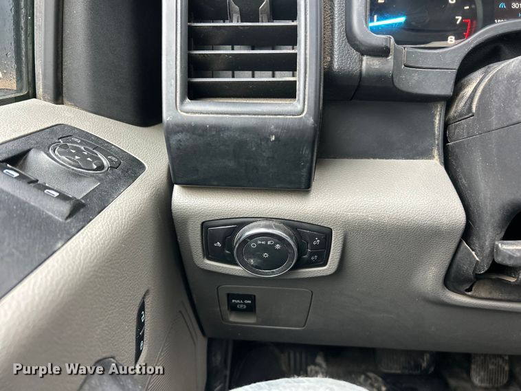 image for item ET6577 2018 Ford F150 XL pickup truck