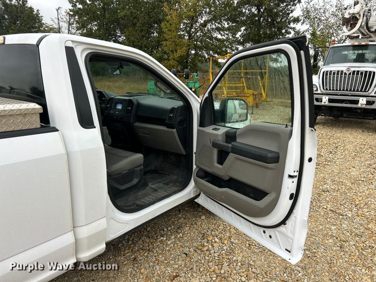 image for item ET6577 2018 Ford F150 XL pickup truck