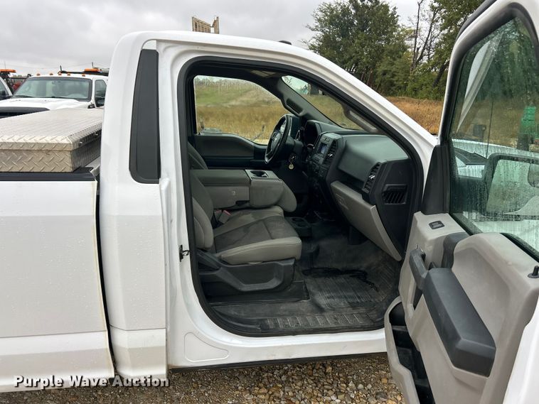 image for item ET6577 2018 Ford F150 XL pickup truck