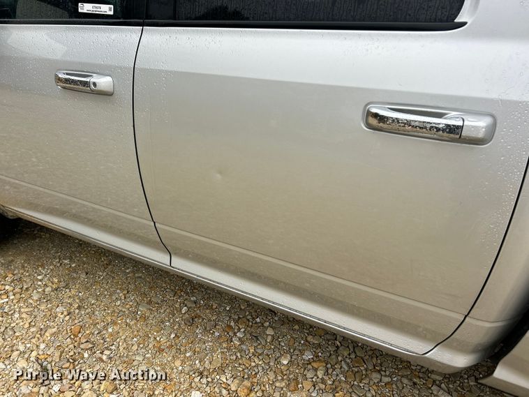 image for item ET6578 2018 RAM 1500 Crew Cab pickup truck