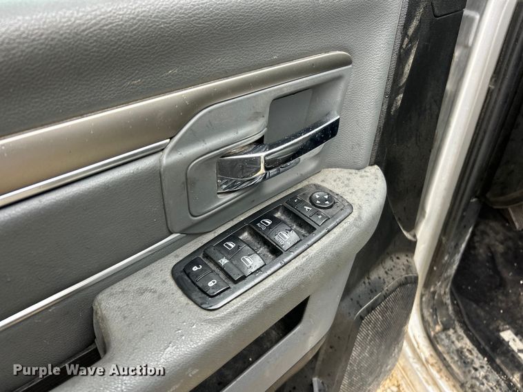 image for item ET6578 2018 RAM 1500 Crew Cab pickup truck