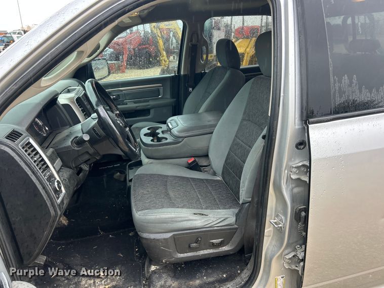 image for item ET6578 2018 RAM 1500 Crew Cab pickup truck