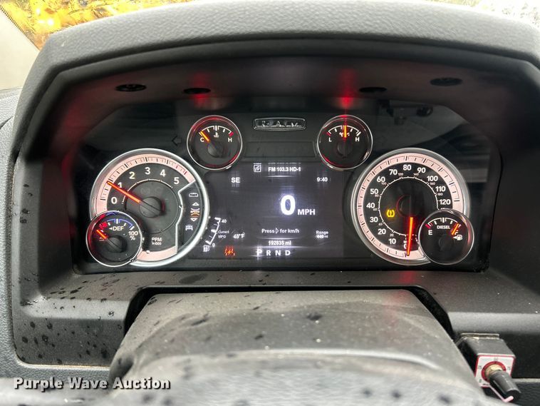 image for item ET6578 2018 RAM 1500 Crew Cab pickup truck