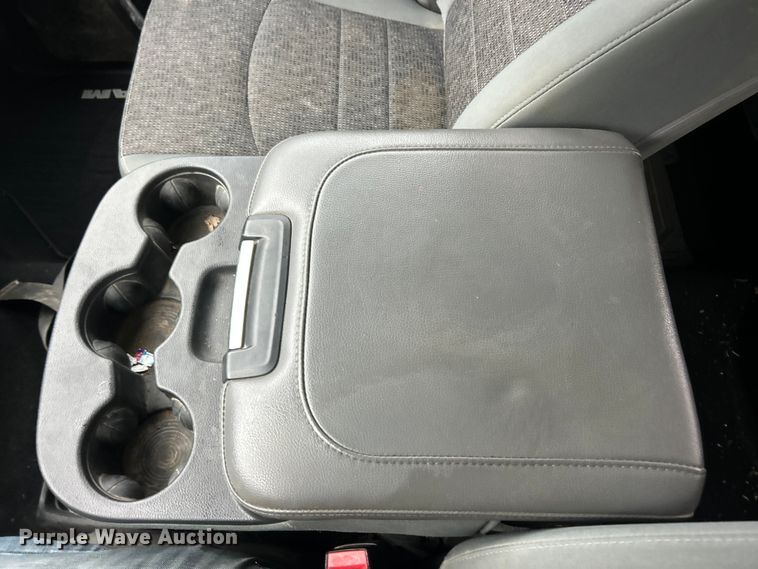 image for item ET6578 2018 RAM 1500 Crew Cab pickup truck