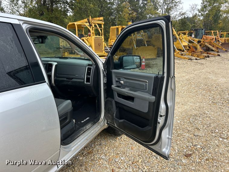 image for item ET6578 2018 RAM 1500 Crew Cab pickup truck