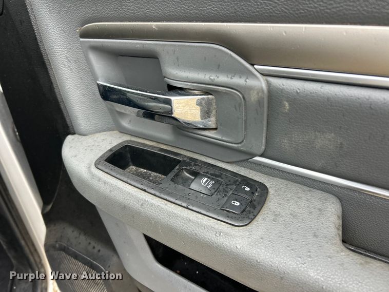 image for item ET6578 2018 RAM 1500 Crew Cab pickup truck