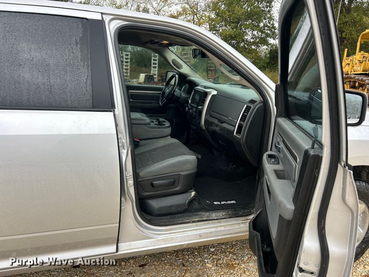 image for item ET6578 2018 RAM 1500 Crew Cab pickup truck