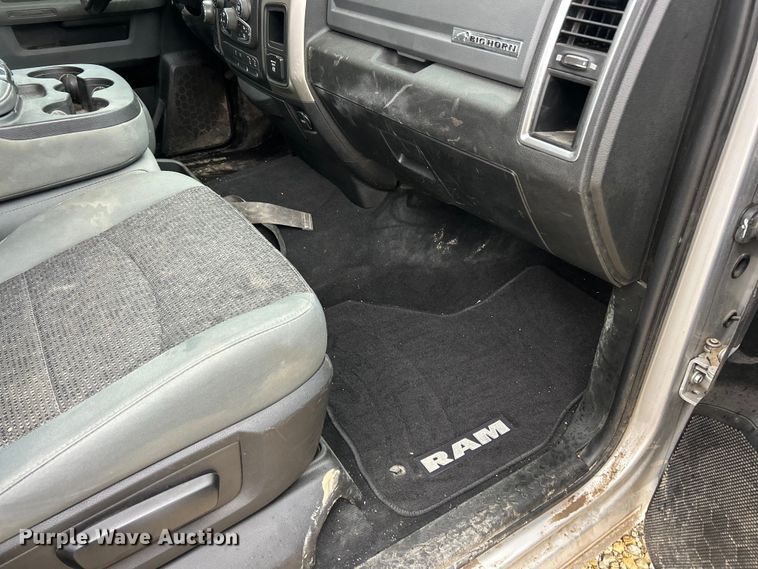 image for item ET6578 2018 RAM 1500 Crew Cab pickup truck