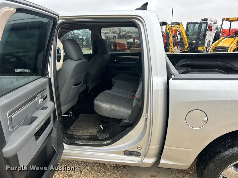 image for item ET6578 2018 RAM 1500 Crew Cab pickup truck